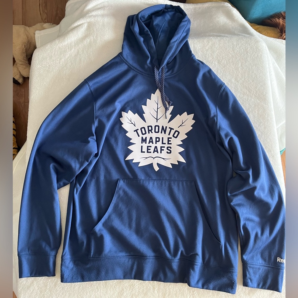 Toronto Maple Leafs hoodie men’s large Reebok